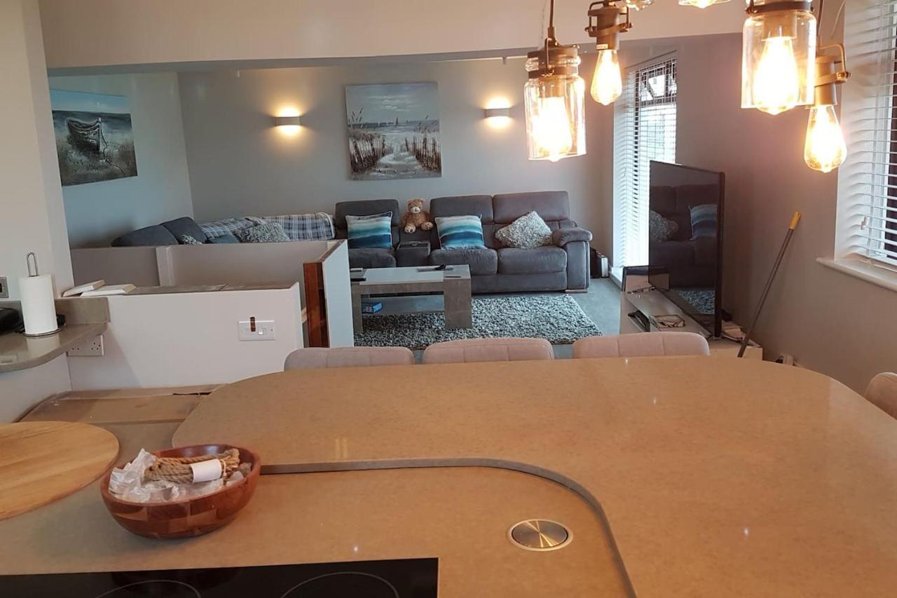 3 Bedroom Deganwy Sea View Beach House Ll31 Εξωτερικό φωτογραφία